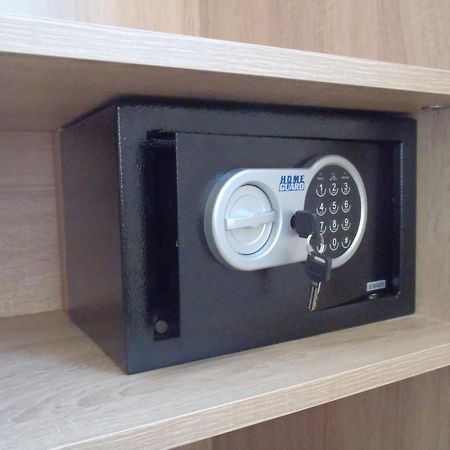 Hotel Traube Garni Kuttigen Екстериор снимка