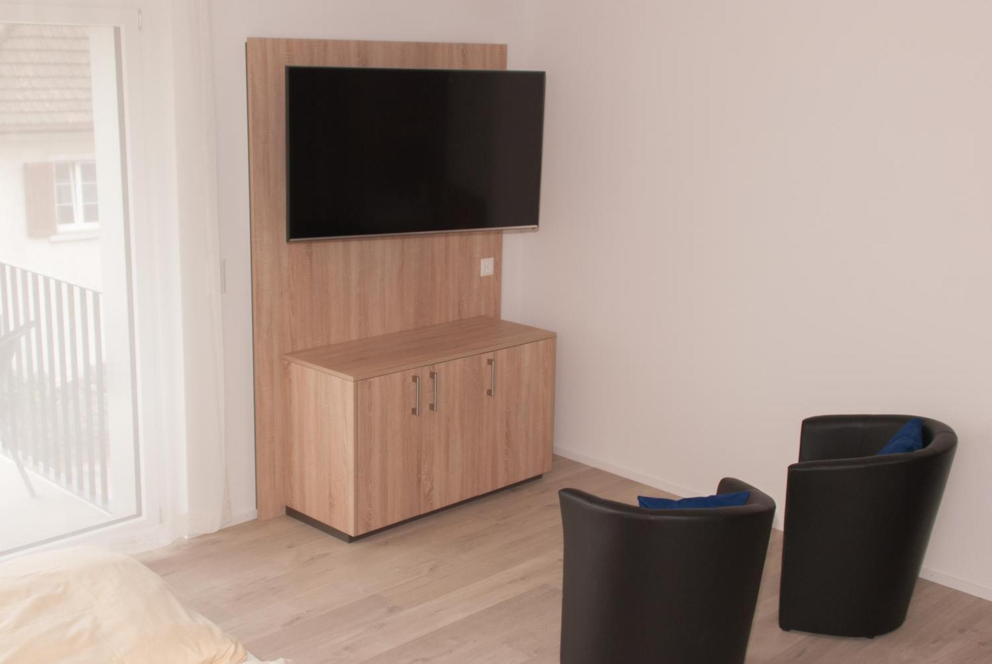 Hotel Traube Garni Kuttigen Стая снимка