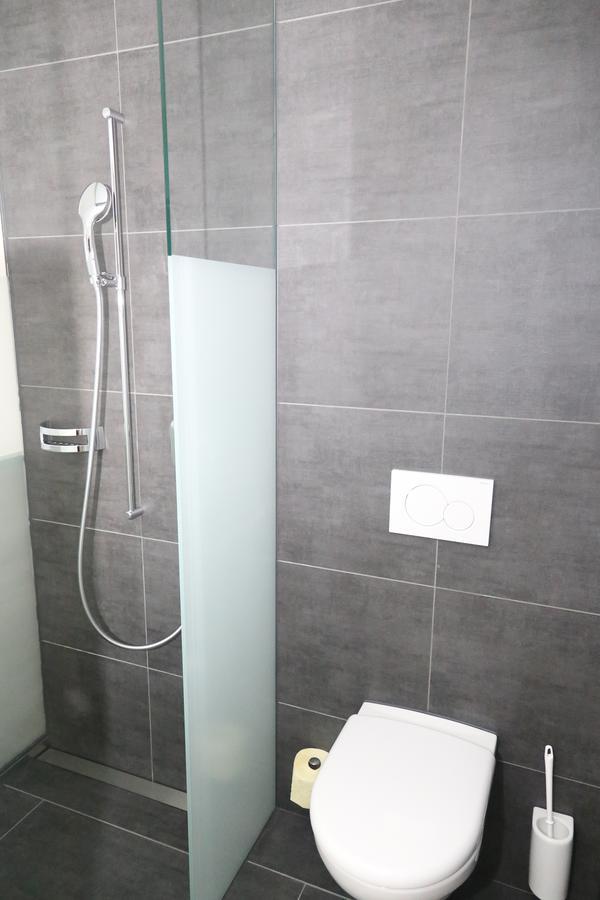 Hotel Traube Garni Kuttigen Екстериор снимка