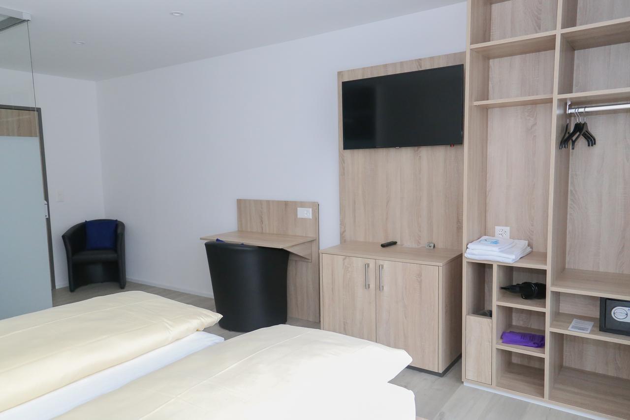 Hotel Traube Garni Kuttigen Екстериор снимка
