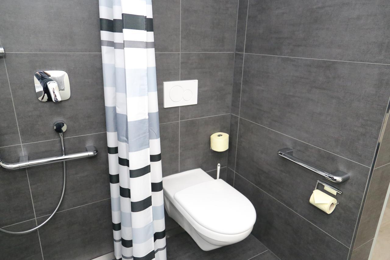 Hotel Traube Garni Kuttigen Екстериор снимка