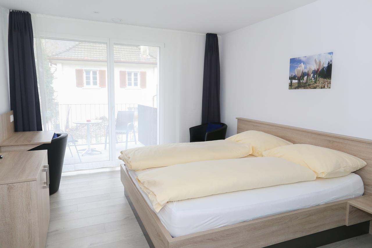 Hotel Traube Garni Kuttigen Екстериор снимка