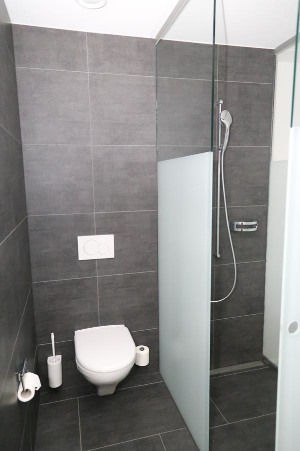Hotel Traube Garni Kuttigen Екстериор снимка